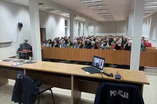 Policjantki z Iławy przed Dniem Babci i Dziadka edukowali seniorów