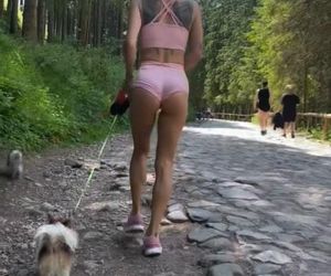 Doda w Kościelisku pokazała więcej niż tylko szlaki! Te szorty niewiele zasłoniły!