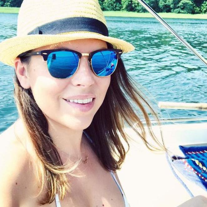 Aleksandra Kwaśniewska w kostiumach kąpielowych