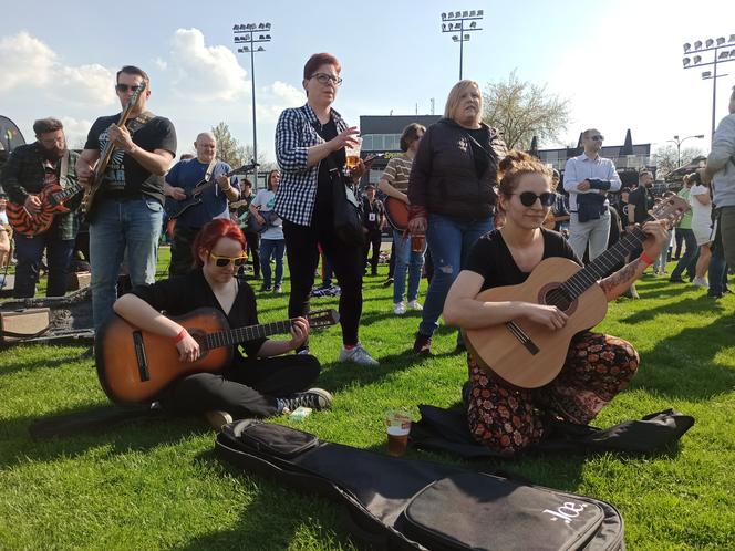 Ponad 200 gitarzystów jednocześnie zagrało "Hey Joe" w Lublinie [GALERIA]