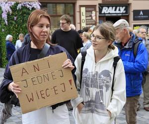 Protesty Ani Jednej Więcej! w całej Polsce. Kobiety wyszły na ulice po śmierci Doroty