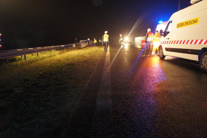 Tragedia na autostradzie A1. Nie żyją 2 osoby, a 3 zostały ranne. Policja szuka świadków