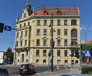 Strzelał do ludzi w Toruniu. Dziennikarz Marcin Lewicki jednym z poszkodowanychStrzelał do ludzi w Toruniu. Dziennikarz Marcin Lewicki jednym z poszkodowanych