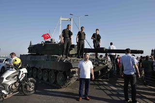 Zamach stanu zmieni Turcję w dyktaturę?