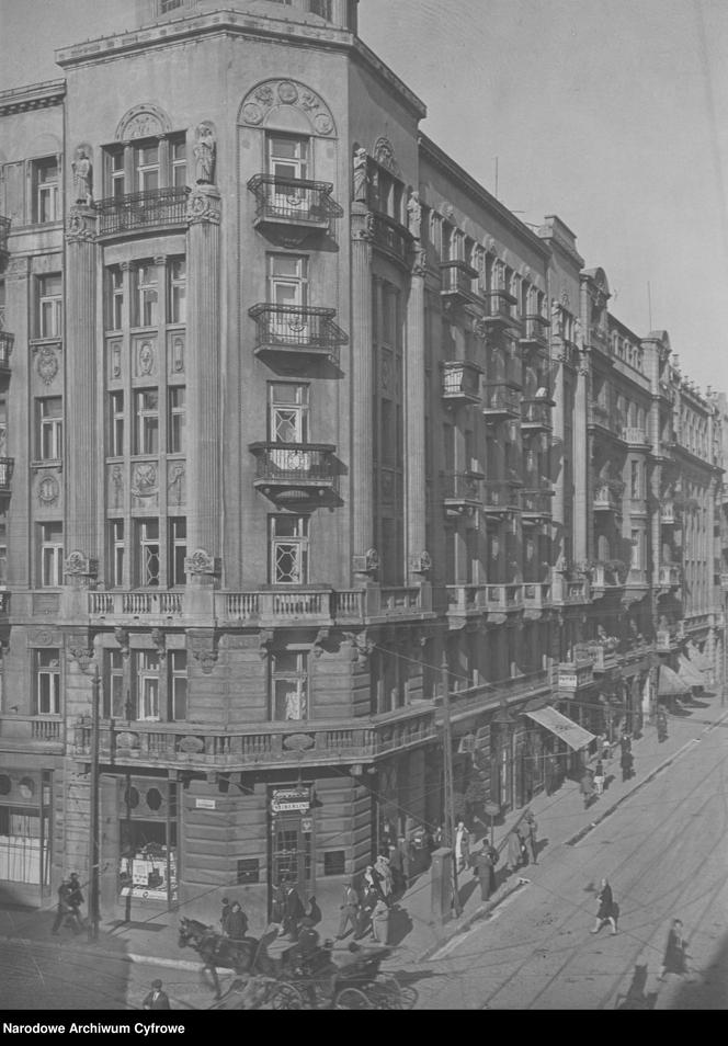 Widok ogólny. Na pierwszym planie Hotel Polonia, 1922 - 1939