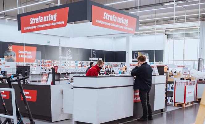 Szalony Black Friday 2023 w Media Markt. Postarali się. Telewizor 55 cali 4K taniej o 1500 zł! 