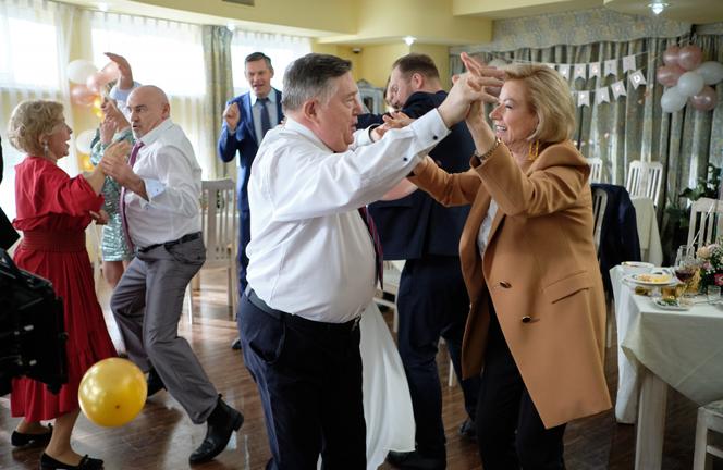 Na Wspólnej odc. 3228. Maria (Bożena Dykiel), Włodek Zięba (Mieczysław Hryniewicz)