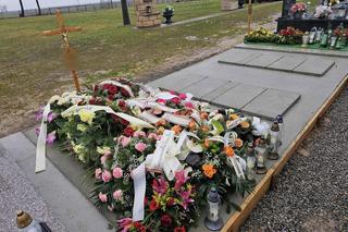 Grób 66-latka, który zmarł w radiowozie w Markowej