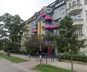 Kolorowa plomba we Wrocławiu. W latach 90-tych to był najpiękniejszy budynek we Wrocławiu
