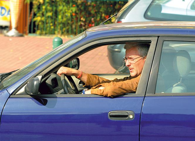 Hubert Urbański jeździ starą Toyotą Corollą