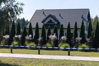 Sąsiedzi wstrząśnięci tragedią w Helenowie. Matka i dwie córki nie żyją – rodzina uchodziła za wzór