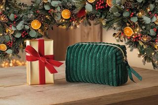 Zimowa magia Bretanii. Limitowana kolekcja od znanej marki beauty