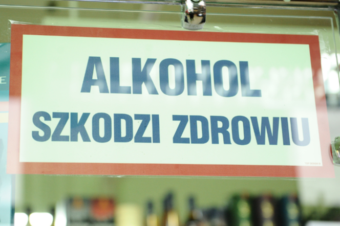Nocny zakaz sprzedaży alkoholu w Warszawie? Ruszają konsultacje społeczne