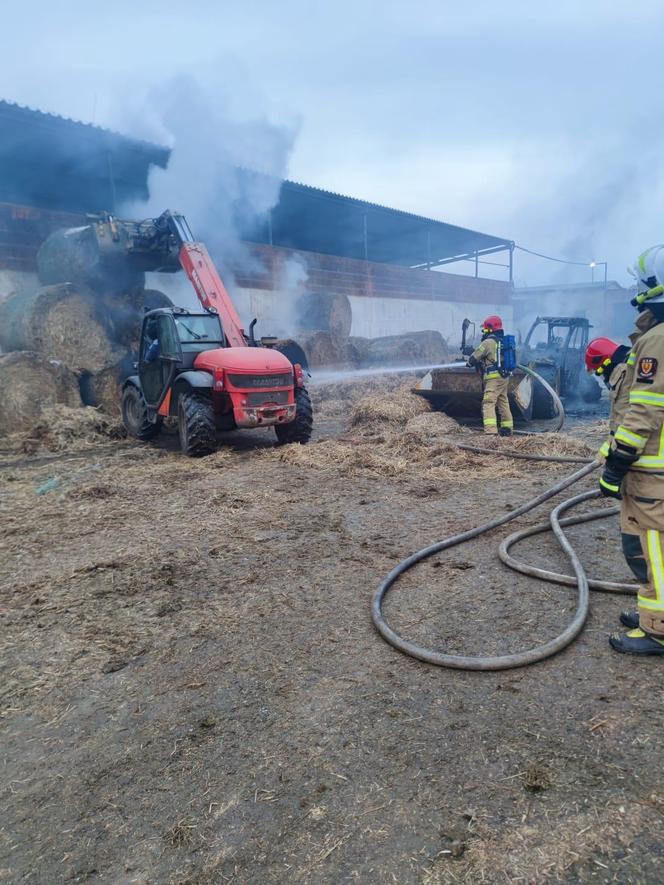 ​Duże straty po pożarze w Wojnowicach. Spaliła się droga maszyna