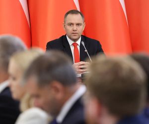 Iskrzy między Donaldem Tuskiem a Karolem Nawrockim