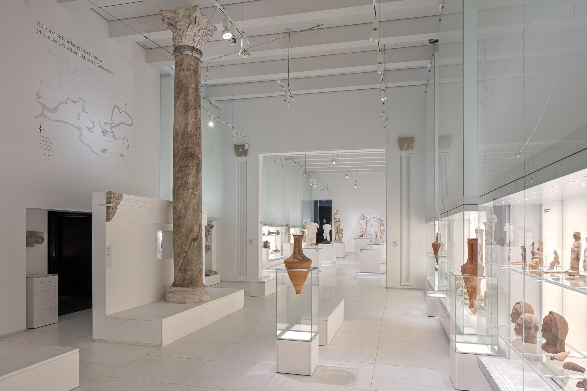 Galeria Sztuki Starożytnej projektu Nizio Design International: fotospacer po zmodernizowanych wnętrzach