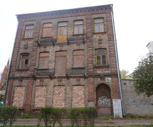 Opuszczona zabytkowa kamienica przy ul. Sienkiewicza w Białymstoku