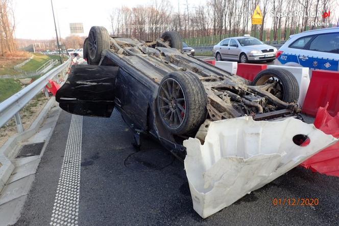 Alfa Romeo na dachu. Do tego prowadzi nadmierna prędkość