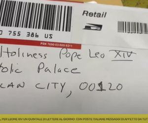 Papież tonie pod listami, dostaje ich 100 kilogramów dziennie. Dochodzą nawet bez adresu