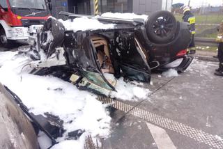Tragiczny poranek na S8. Kierowca dachującego BMW w stanie krytycznym [AKTUALIZACJA]