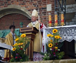 Pielgrzyma na Jasną Górę ruszyła z Krakowa. Tłumy uczestników zmierzają do Częstochowy