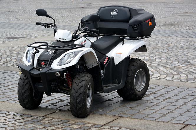 Motocyklista najechał na quada