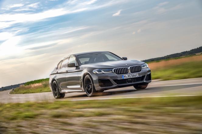 (2021) BMW 545e xDrive PHEV