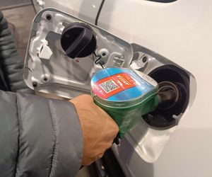 Cena ropy spada, ale rynek wciąż niestabilny. Eksperci prognozują dalsze osłabienie w 2025 roku