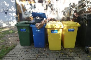 Spora część miasta tonie w śmiechach