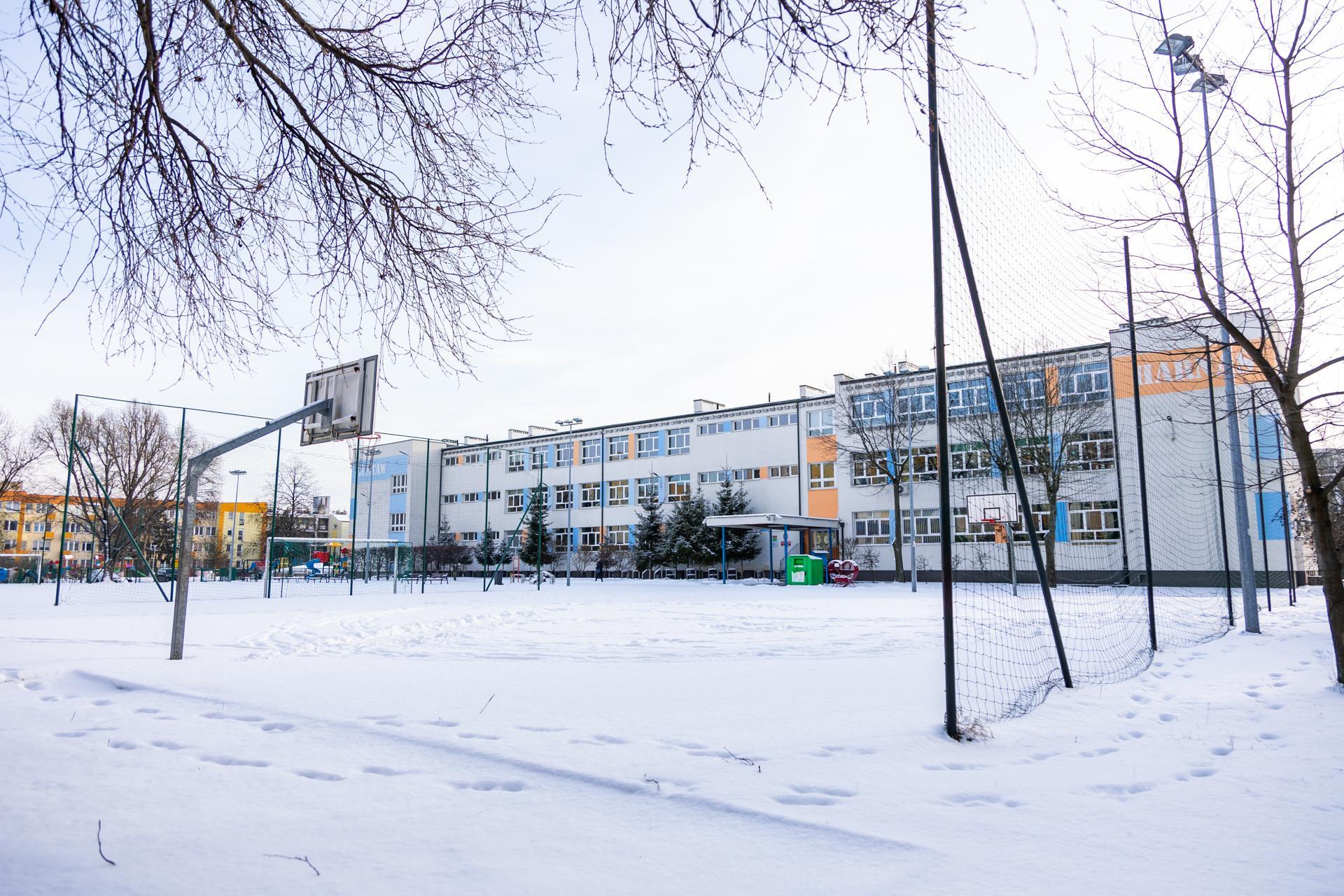 Przyczółek Grochowski - zdjęcia warszawskiego Pekinu. Zobacz, jak wygląda najdłuższy blok w Polsce