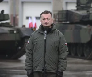 Minister Błaszczak proponuje nowe szkolenie dla cywili: „Trenuj jak żołnierz”. Można dostać 130 zł dziennie!