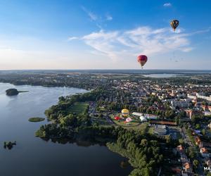 Szczecineckie niebo po raz kolejny wypełnią kolorowe balony. Już w pierwszym tygodniu lipca nad Trzesiecko zjedzie największa liczba załóg balonowych w kraju. Festiwal od lat gromadzi tysiące osób spragnionych wrażeń niczym z Saksonii.