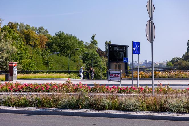 Efekty remontu pl. Na Rozdrożu w Warszawie