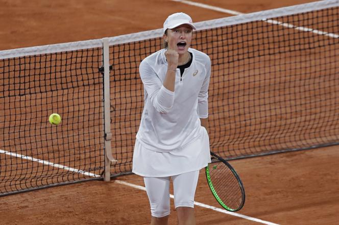 Iga Świątek wygrała z Simoną Halep, French Open