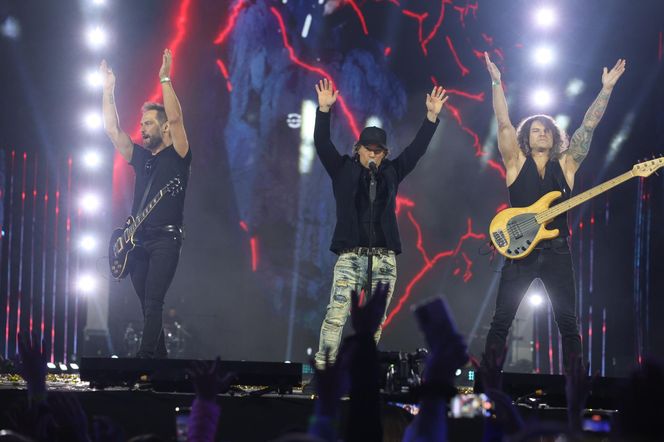 Koncert Roztańczony PGE Narodowy 2025. Na scenie gwiazdy: popu, rapu i disco polo [ZDJĘCIA]