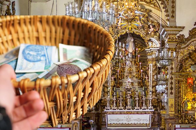 Kościół, pieniądze