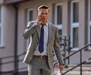 Na Wspólnej odc. 4104. Darek Żbik (Michał Mikołajczak)