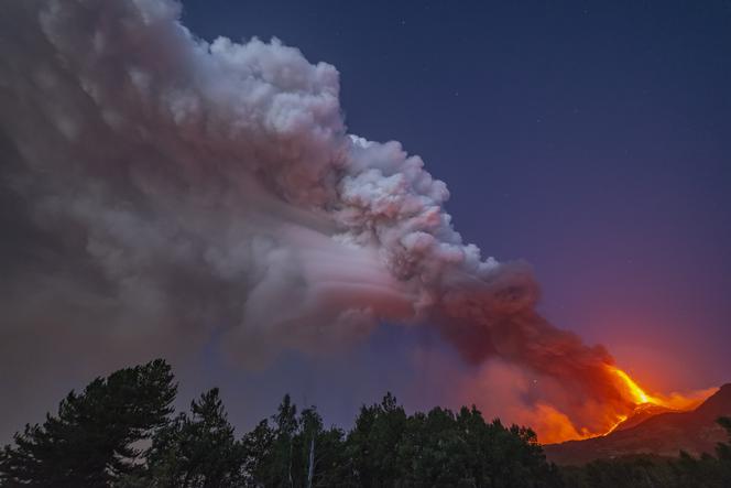 Katastrofa w turystycznym raju! Wybucha wulkan gigant, ziemia zaczęła pękać!