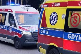 W Gdyni autobus miejski zderzył się z autem. Trzy osoby poszkodowane