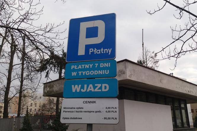 UWAGA kierowcy: spóźnialscy sporo zapłacą za postój na tym parkingu
