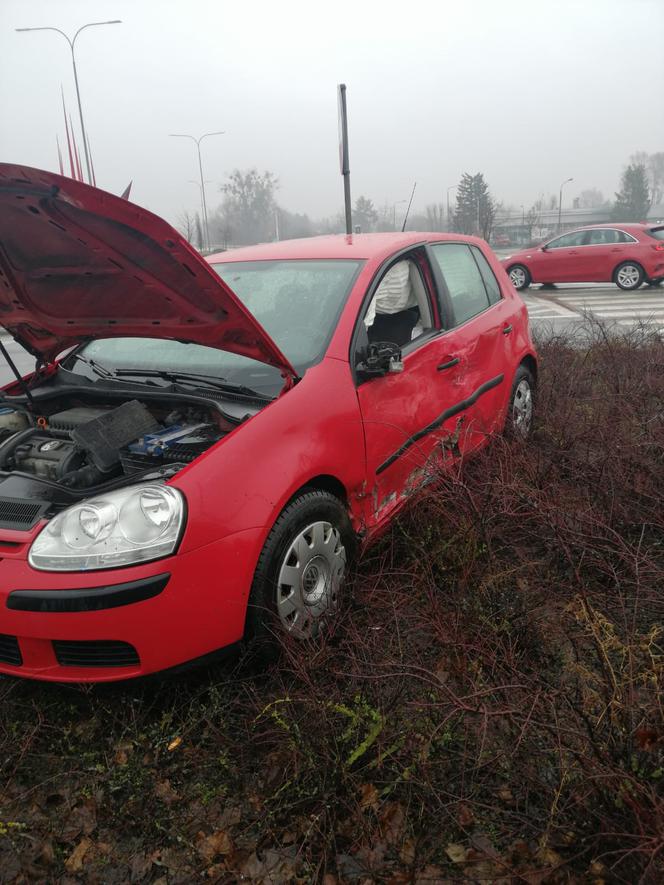 Groźna kolizja na trasie Unii. Policjanci apelują o ostrożność 