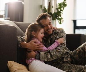 Nowe ulgi i benefity. Rząd zapowiada wprowadzenie Karty Rodziny Wojskowej