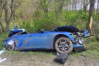 Śmiertelny wypadek pod Wrocławiem! Kierowca alfy romeo zginął w zderzeniu z tirem i busem 