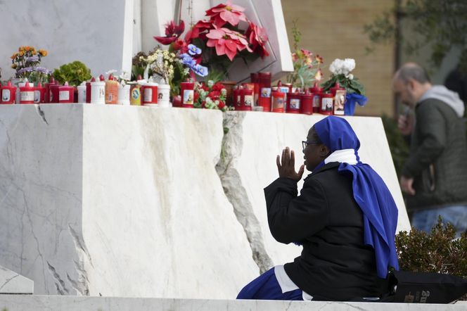 Pilny apel z Watykanu. Chodzi o chorego papieża Franciszka. Proszą o jedno!