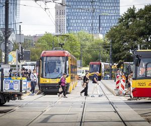 Wielkie zmiany w Warszawie. Tramwaje wracają na kluczowe trasy, ale szykują się nowe utrudnienia