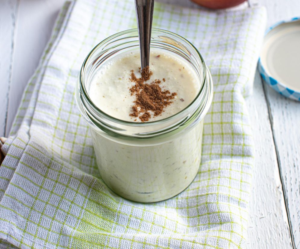 Smakuje jak szarlotka i przyspiesza spalanie boczków. Idealny na śniadanie