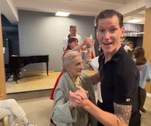 Gwiazdy i tancerze z TzG z wizytą u Powstańców