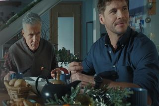 M jak miłość odc. 1853. Marcin (Mikołaj Roznerski), stryj Erwin (Andrzej Dopierała)