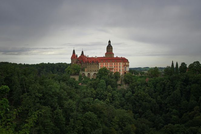 Najbardziej mroczne miasto w Polsce. Jak scenografia do thrillera 