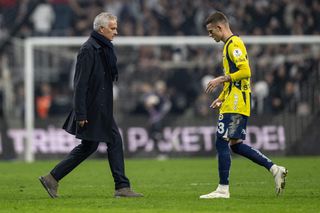 Sebastian Szymański pomoże Jose Mourinho? Polska gwiazda Fenerbahce szykuje się na Bilbao, poprawi statystyki?